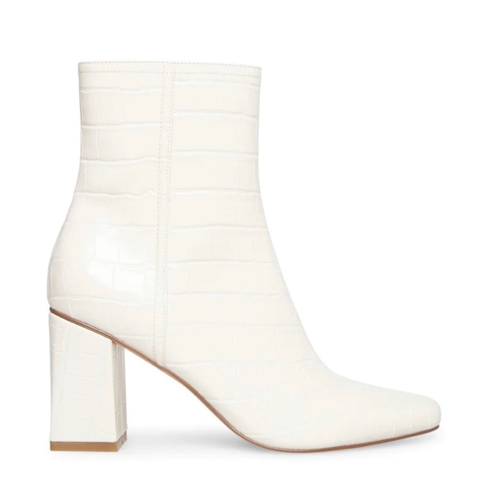 Steve Madden Divine White Crocodile Heeled Boots size 7.5